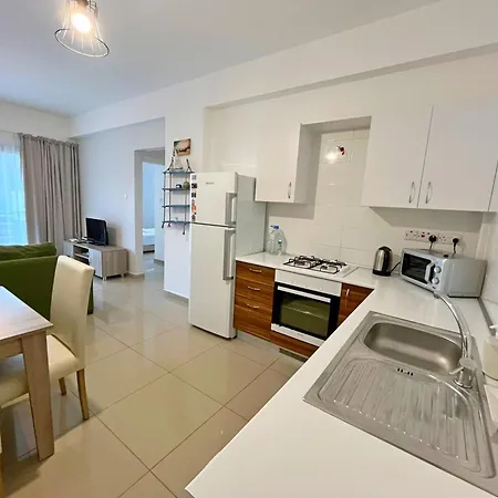 Quitet Two Bedroom With Private Garden Lukomorye D2