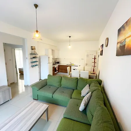 Quitet Two Bedroom With Private Garden Lukomorye D2 Apartment *