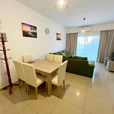 Quitet Two Bedroom With Private Garden Lukomorye D2 Appartamento