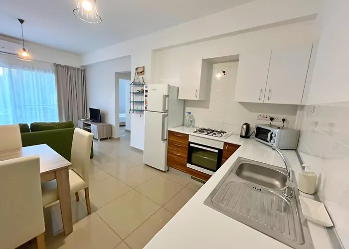 Quitet Two Bedroom With Private Garden Lukomorye D2